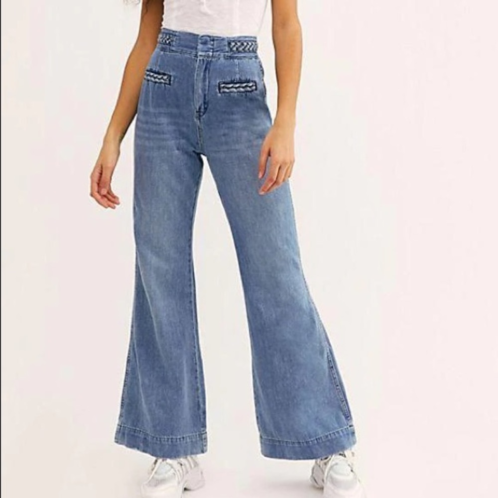 Free People Seasons in the Sun flare jeans size 30